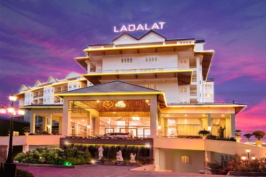 Công ty Cổ phần Nhà hàng - Khách sạn Lê Thành (Ladalat Hotel) -Khách sạn 5 sao