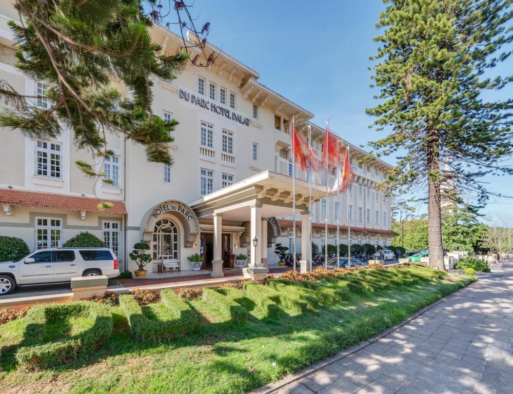 CN Cty CP Hoàng Gia ĐL ( Du Parc Hotel Dalat) - Khách sạn 4 sao