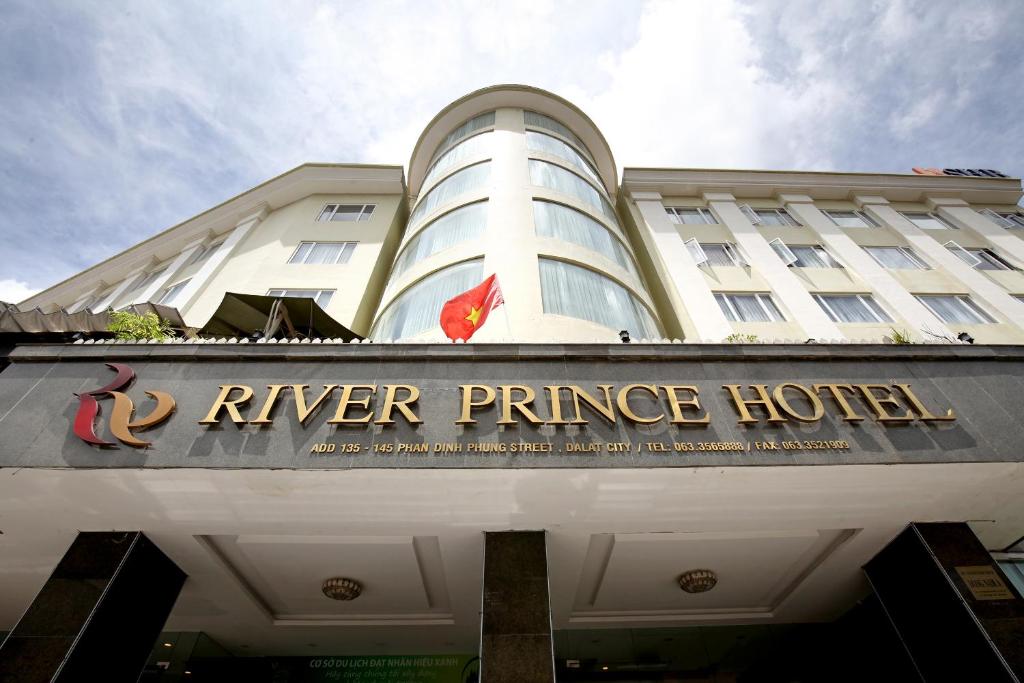 CN Cty CP CPĐT&TM Phú Gia VN (River Prince Hotel) - Khách sạn 3 sao